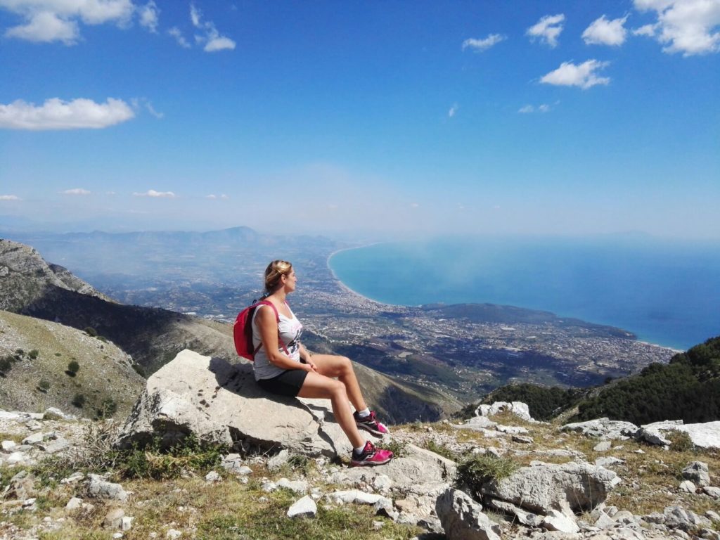 Alessandra nel panorama Monte Redentore Formia Sito web Fuori Routine