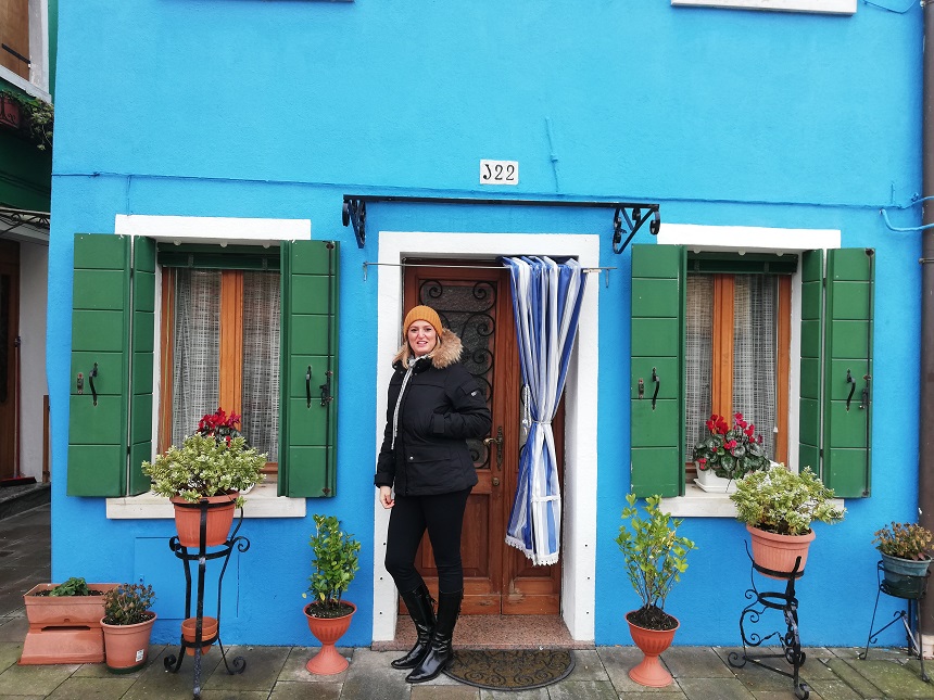 Casa azzurra Burano con Alessandra sito web Fuori Routine
