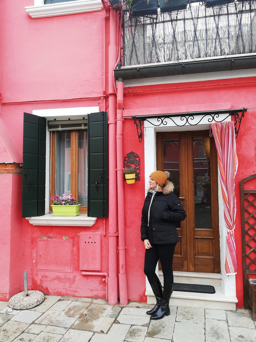 Casa rosa Burano con Alessandra sito web Fuori Routine