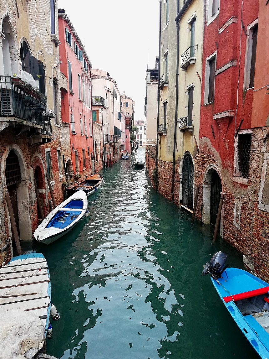 Barche nel canale Venezia