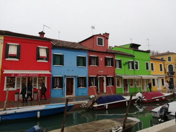 Case colorate dei pescatori di Burano