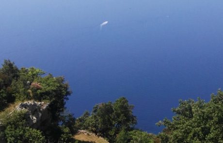 Panorama con barche sentiero degli dei costiera amalfitana sito web Fuori Routine